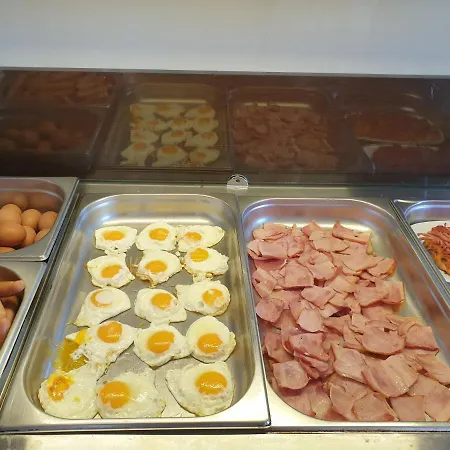 Vechna R Lägenhetshotell 3*