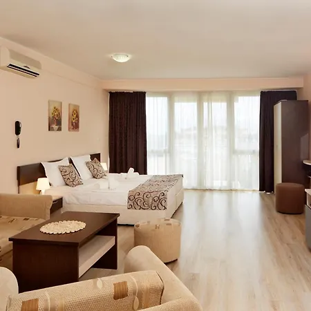 Vechna R Aparthotel 3*